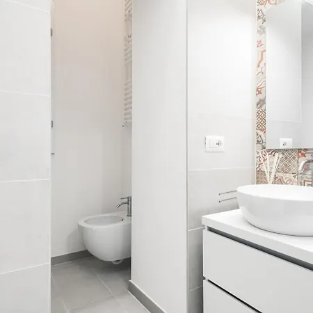 Easylife - Pratico Monolocale In Zona Isola Milão